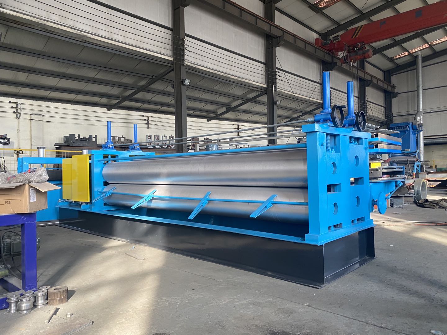 Barrel corrugated roof sheet making machine